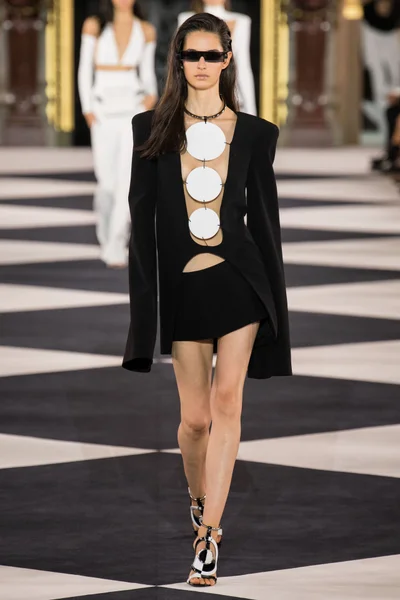 Look 5